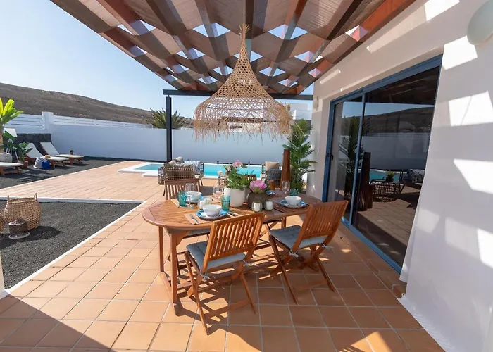 Famara By Villalia 别墅 *