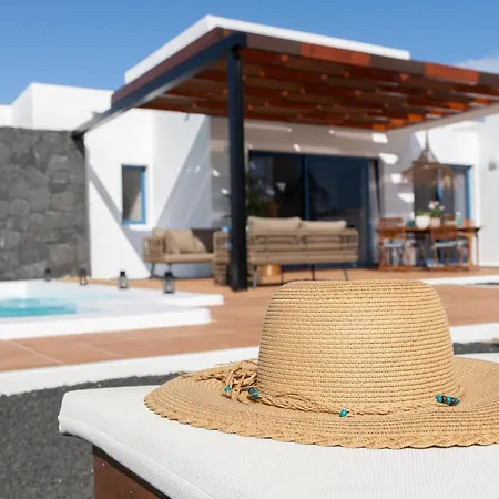 Famara By Villalia Villa *